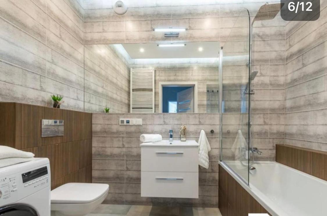 Cybernetyki Business Centre, Chopin Airport, Parking * Warsaw