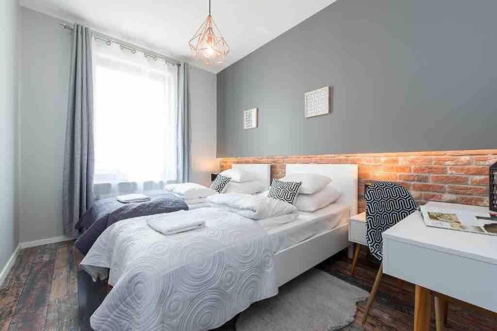 Cybernetyki Business Centre, Chopin Airport, Parking Apartment Warsaw