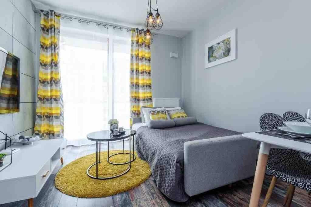 Apartment Cybernetyki Business Centre, Chopin Airport, Parking Warsaw